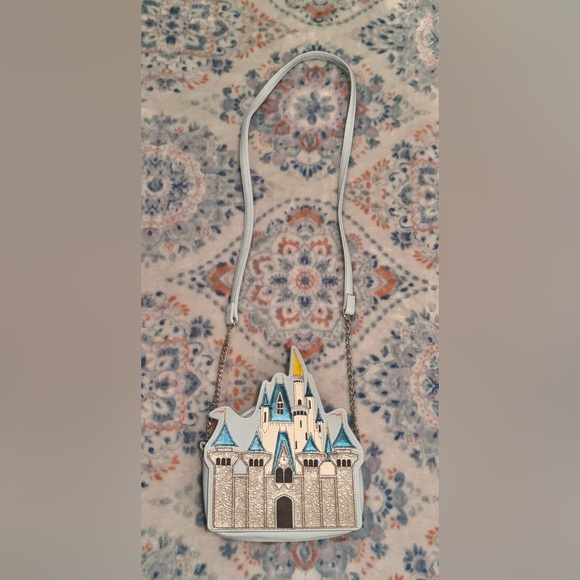 Danielle Nicole Disney Parks Cinderella Castle Crossbody Purse Bag RARE - Picture 6 of 11